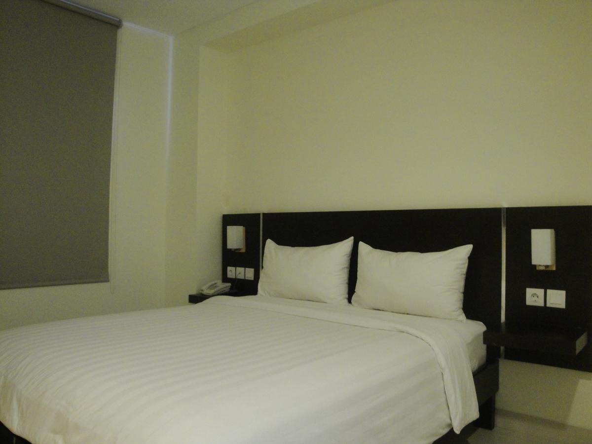 Bella Vita Hotel Kupang  Exterior photo