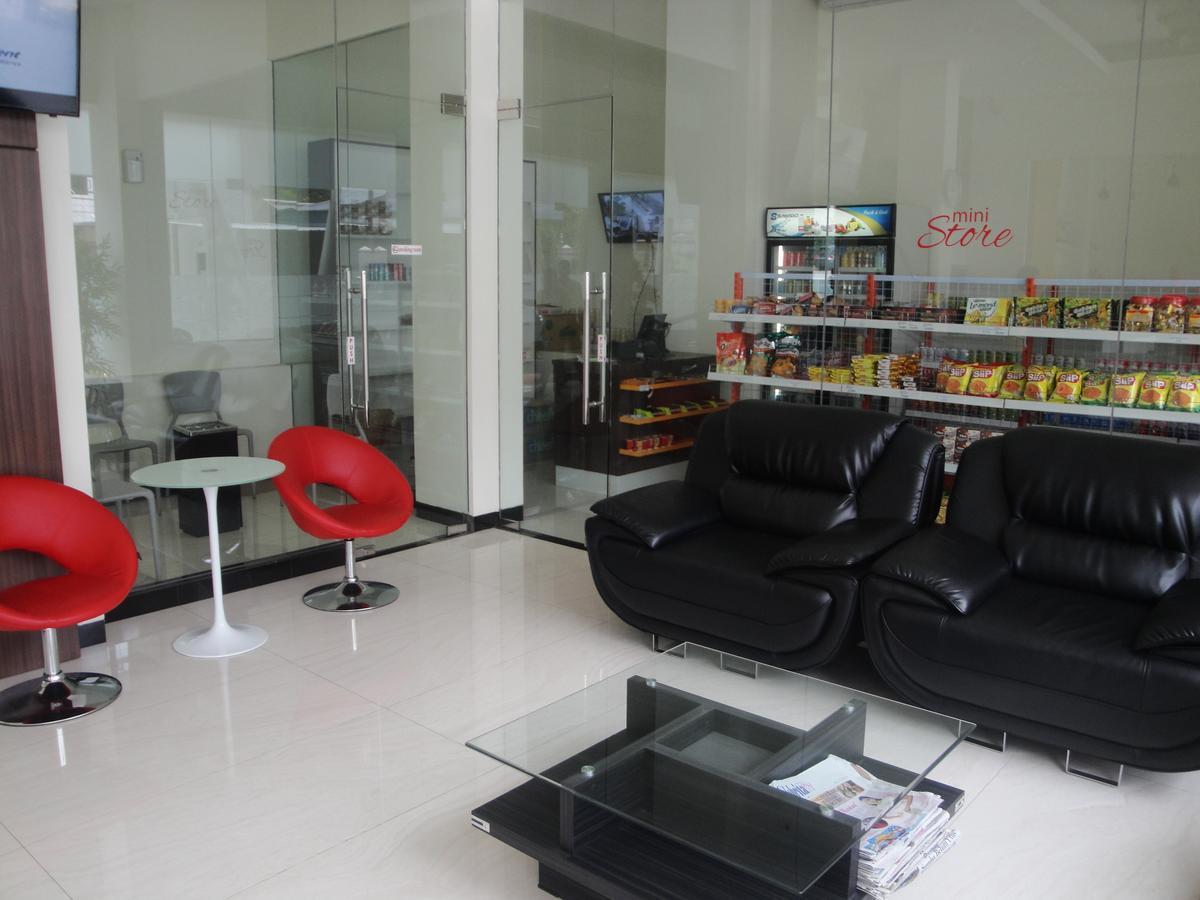 Bella Vita Hotel Kupang  Exterior photo
